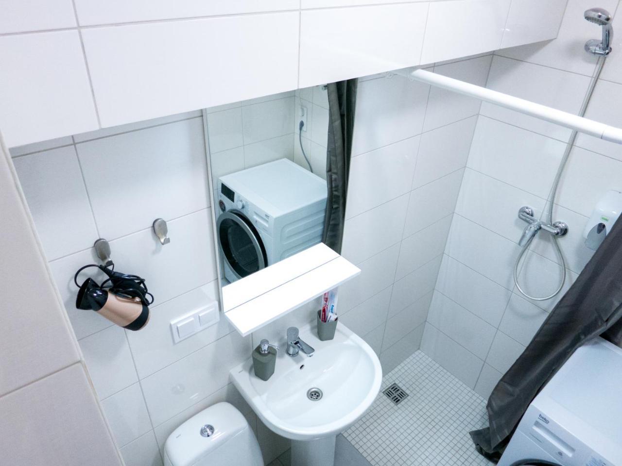 Apartamento Snizhna 4 Leópolis Exterior foto